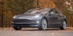 Tesla Recall mobilnya di Amerika Serikat, disebabkan kegagalan Layar Sentuh