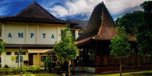 Informasi Sekolah Tinggi Pariwisata Ampta Yogyakarta, Sejarah Dan Program Studi